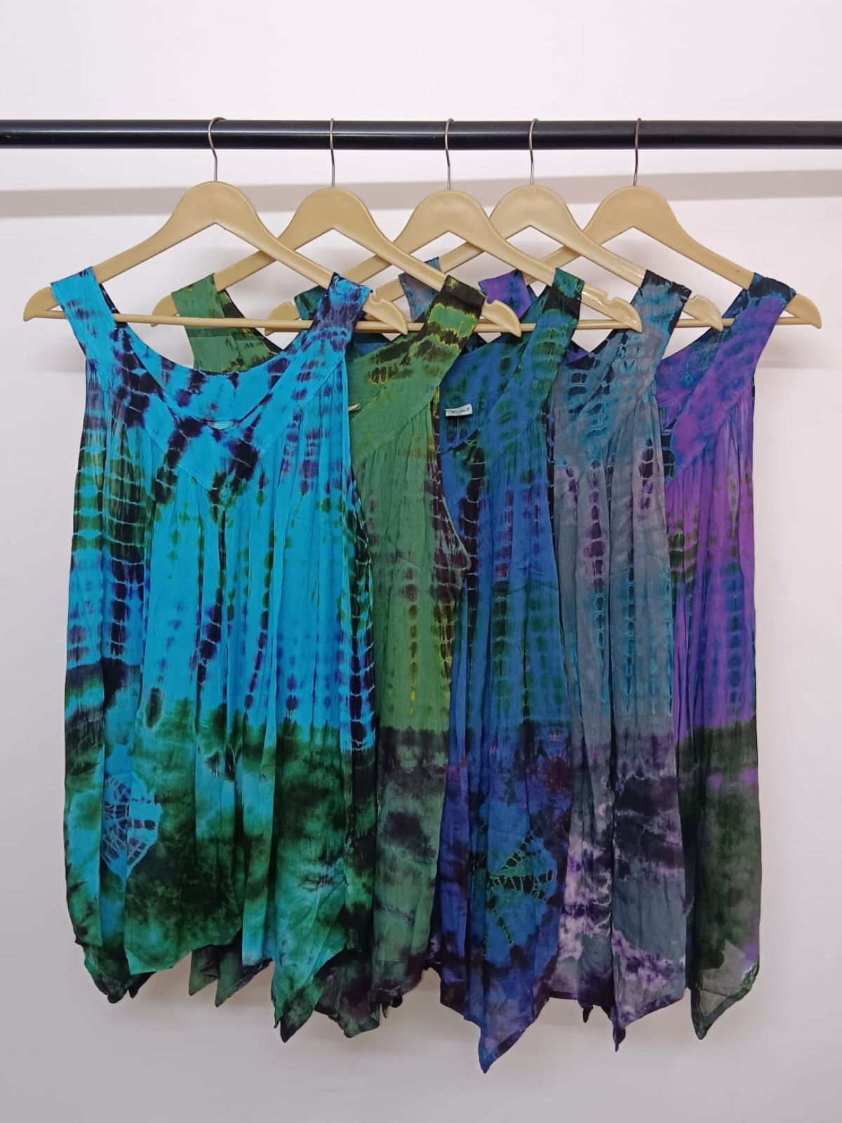 ladies tie dye tank tops